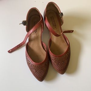 Pikolinos 39 heel sandal